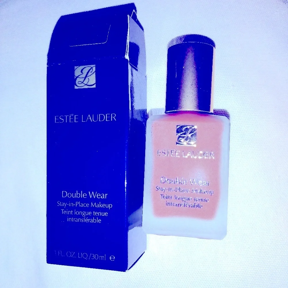 Two Estee Lauder Double Wear Stay-in-place makeup 8N1 espresso